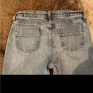 Old Navy Sweetheart Mid-Rise Boot-Cut Jeans size 6 short